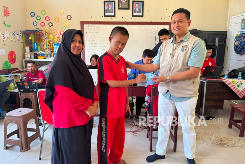 layanan jemput bola - ilustrasi berita Di Palu, Dukcapil Berikan Layanan Jemput Bola bagi Kelompok Rentan dan Siswa SLB