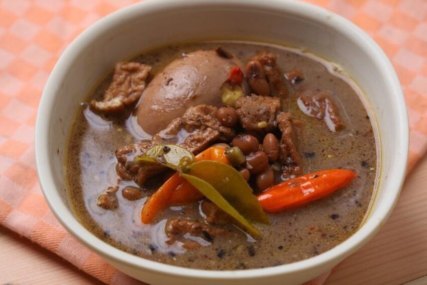 sayur brongkos - ilustrasi berita Menikmati Sayur Brongkos Berempah yang Mengandalkan Kacang Tolo
