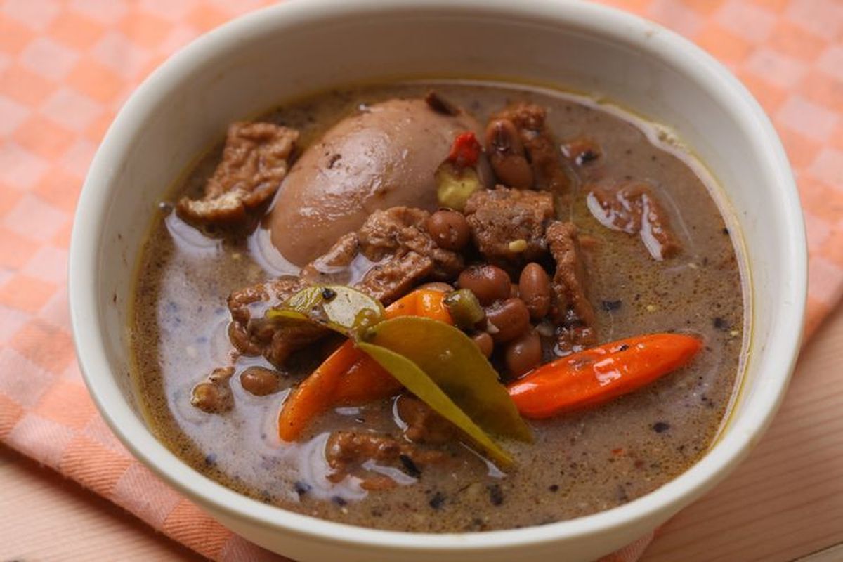 sayur brongkos - ilustrasi berita Menikmati Sayur Brongkos Berempah yang Mengandalkan Kacang Tolo