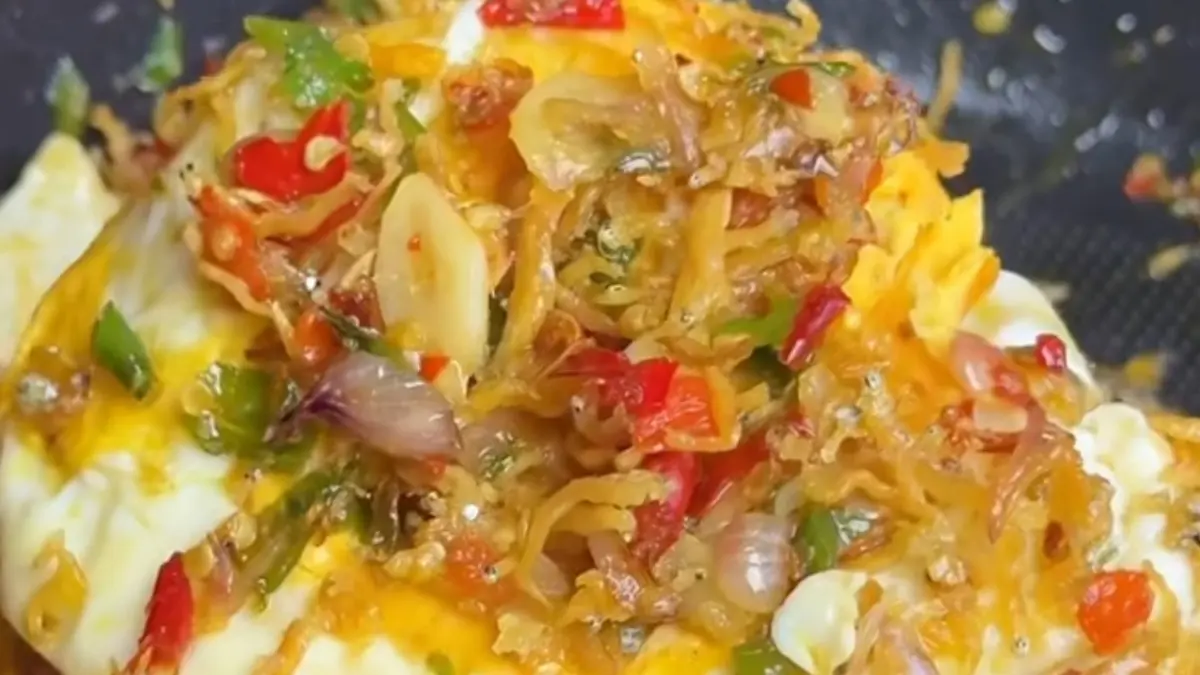 telur pedas teri Telur Pedas Teri: Lauk Hemat yang Bikin Nasi Makin Lahap telur pedas teri - ilustrasi berita Telur Pedas Teri: Lauk Hemat yang Bikin Nasi Makin Lahap
